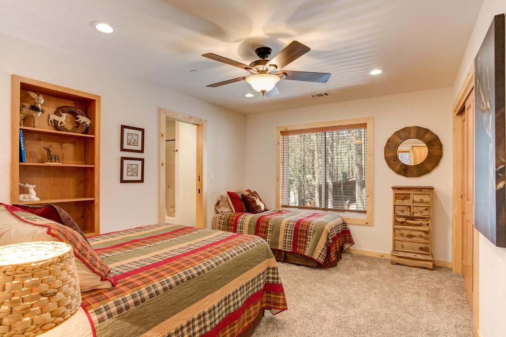 36 Larkspur Lair Wawona