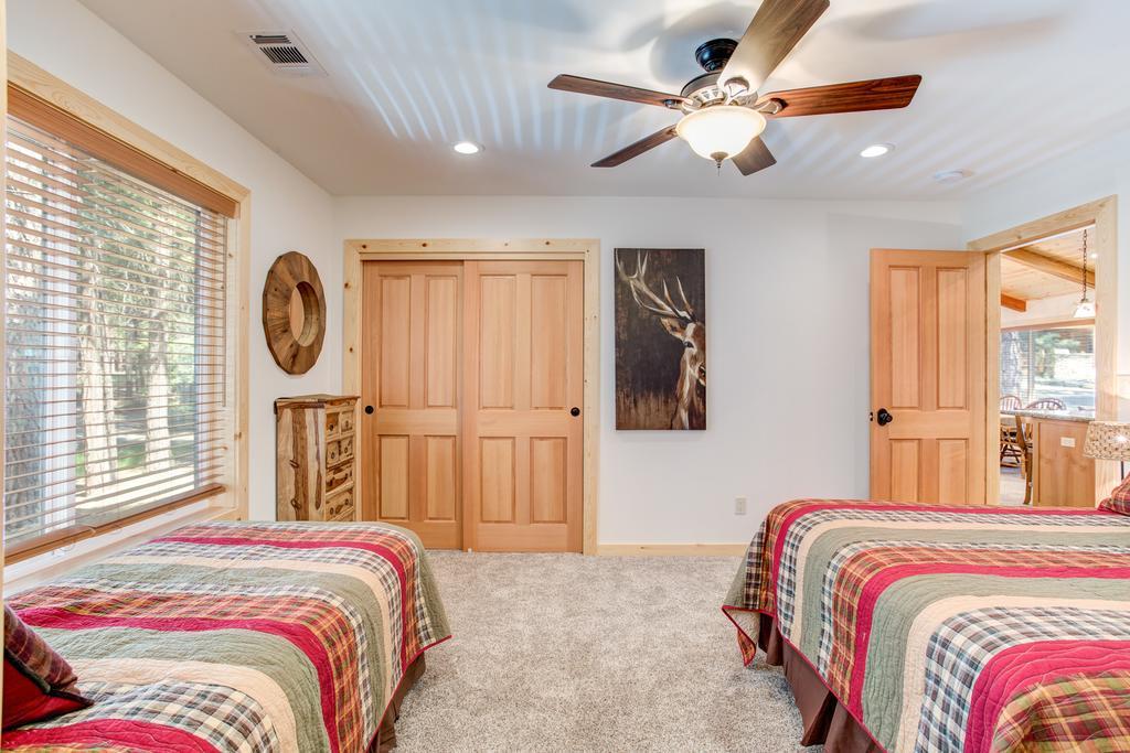 36 Larkspur Lair Chalet *