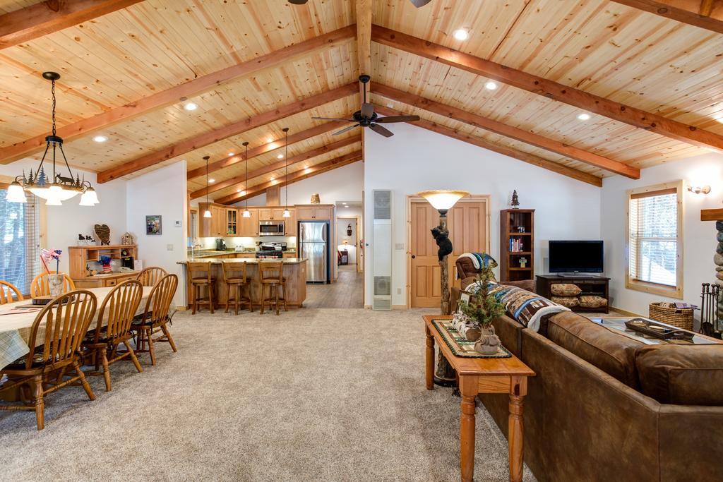 36 Larkspur Lair
